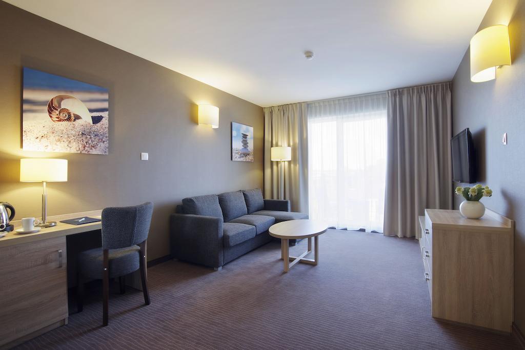 Tristan Hotel & Spa Katy Rybackie Room photo