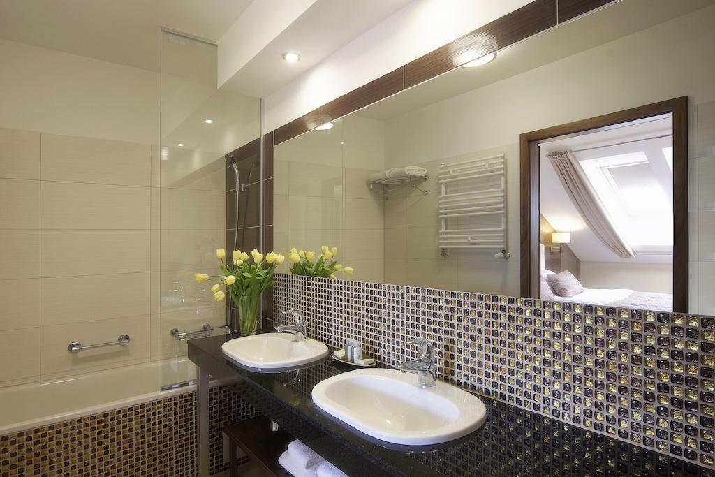 Tristan Hotel & Spa Katy Rybackie Room photo